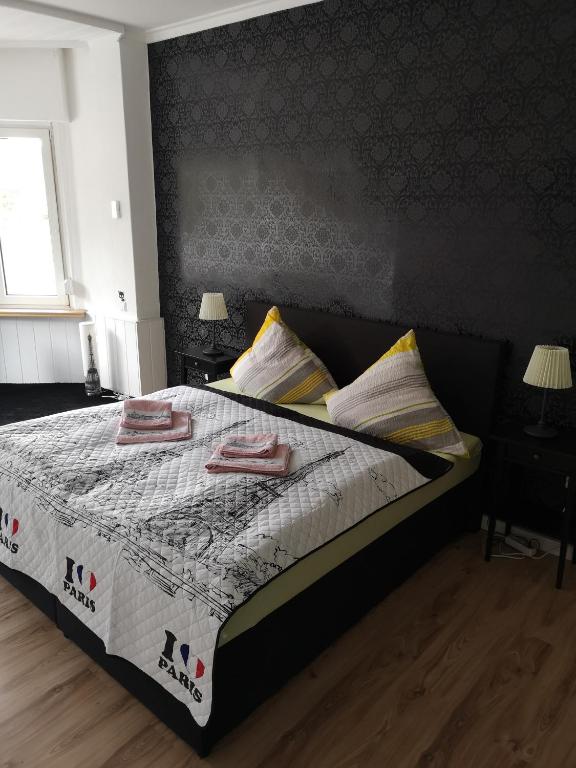 Ferienwohnungen Paris&NY&London room 3